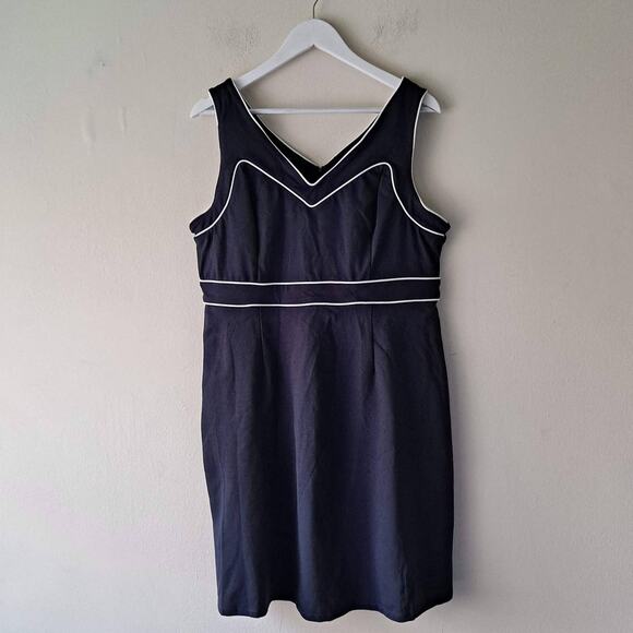 ModCloth Women's Navy & White V neck Sleeveless Dress W Piping Design - Size XL - Picture 8 of 10